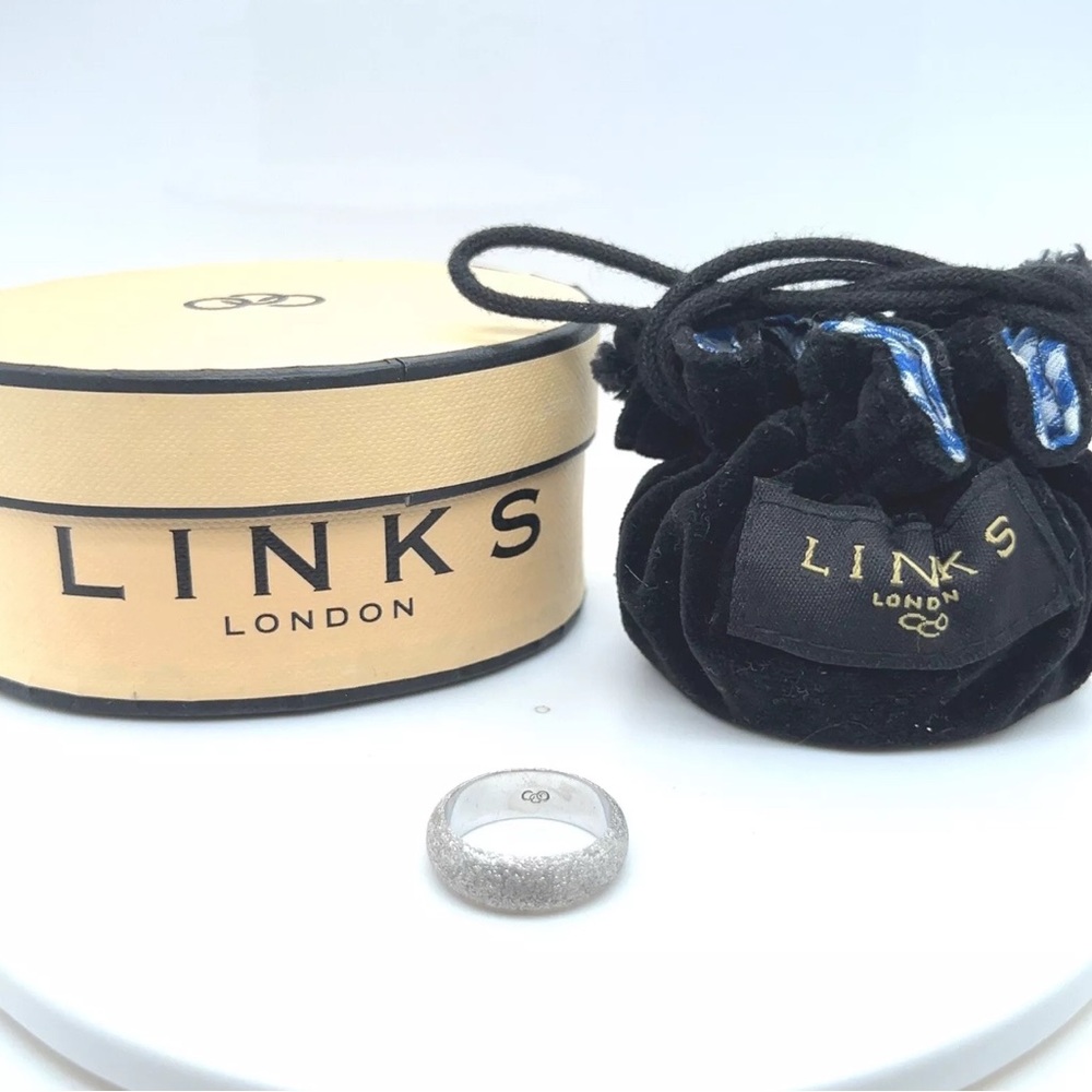 Sterling Silver 7.25 links of London Ring with Polished Finish and OG bag/box.